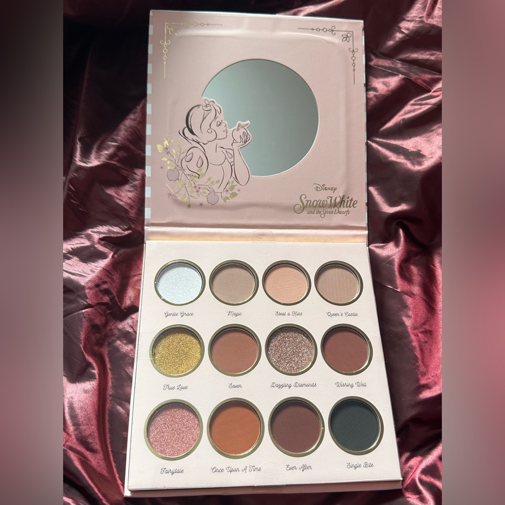 Disney Snow White Eyeshadow Palette Snow White and the seven dwarfs - Picture 6 of 6